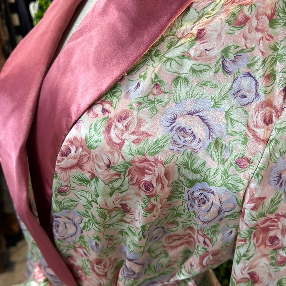 Floral Satin Robe with Pink Trim 3/20/26 - Picture 6 of 17